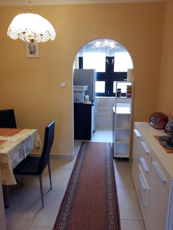 City Centre Apartment Gyor Exterior photo